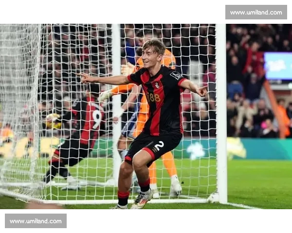 德比赢球!赫伊森父子鸣笛与皇马球迷共庆 德比赢球!赫伊森父子鸣笛与皇马球迷共庆